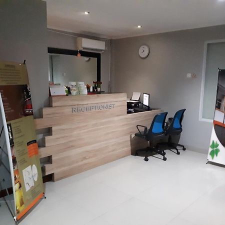 Melody Guest House Cilegon Eksteriør bilde