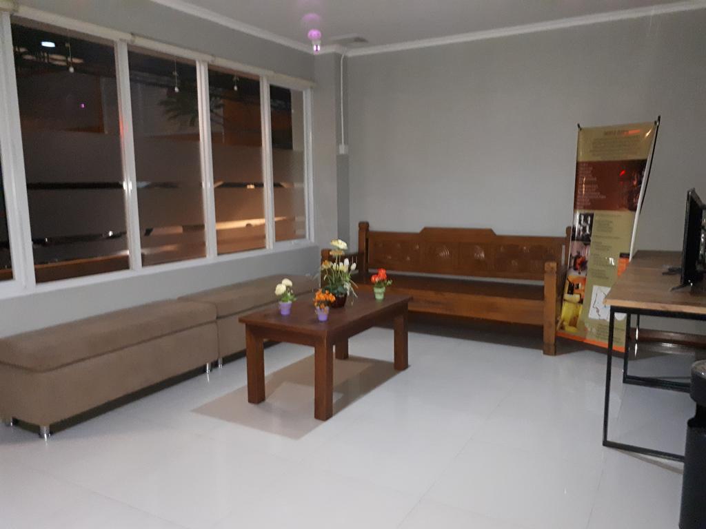 Melody Guest House Cilegon Eksteriør bilde